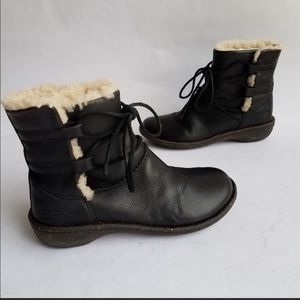 Ugg Caspia Style 1932 leather sheepskin boots